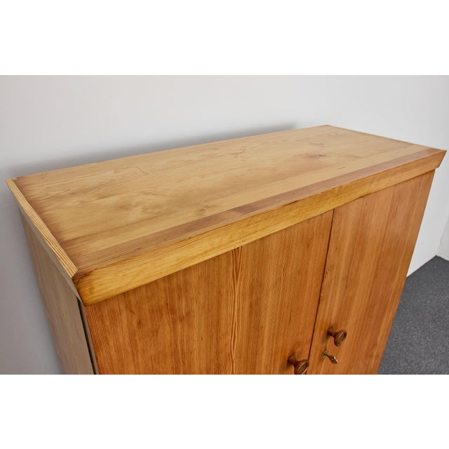 Larch Cabinet by Rudolf Lorenz for Lorenz Möbel, Vienna, 1928 For Sale - Image 17 of 18