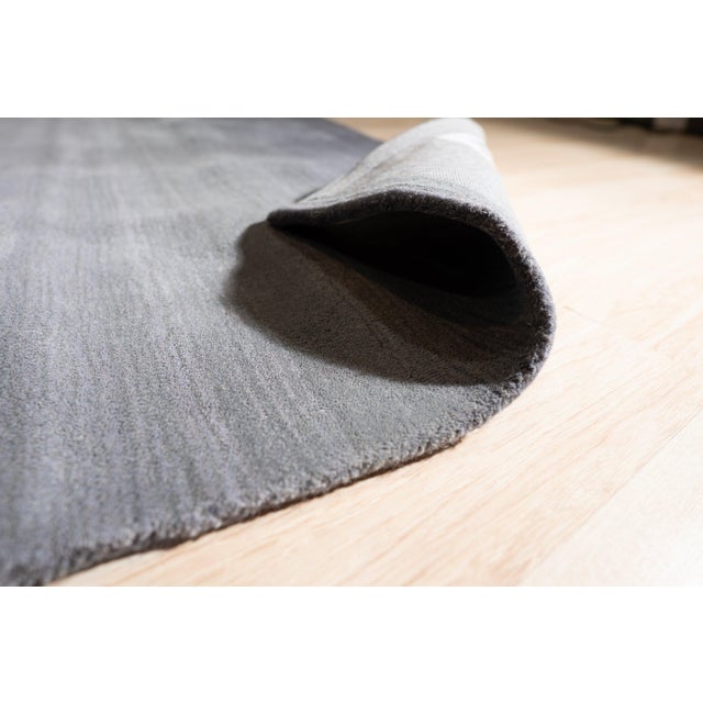 7' 9"x9' 9" Gray Ombre Modern Hand-Knotted Wool Rug For Sale - Image 4 of 5