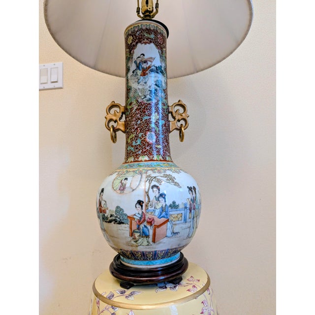 1910s Chinese Export Porcelain Imperial /Iron Red /Famille Rose Vase Table Lamp With Gilded Handles For Sale In New York - Image 6 of 8