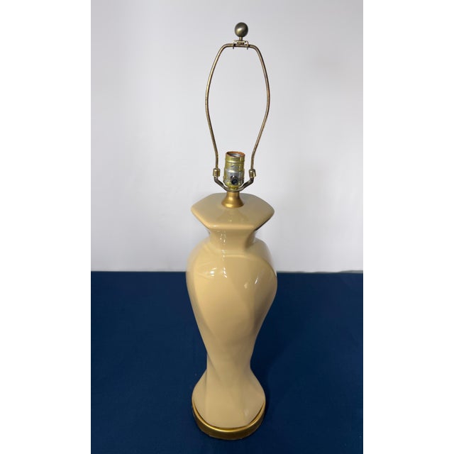 1970s 1970s Postmodern Wildwood Porcelain Swirl Statement Lamp For Sale - Image 5 of 10