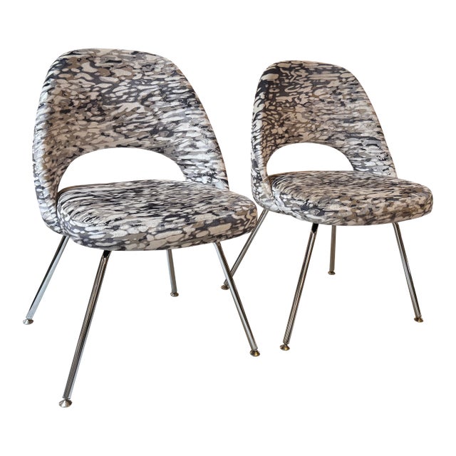 Eero Saarinen Executive Chairs, Pair For Sale