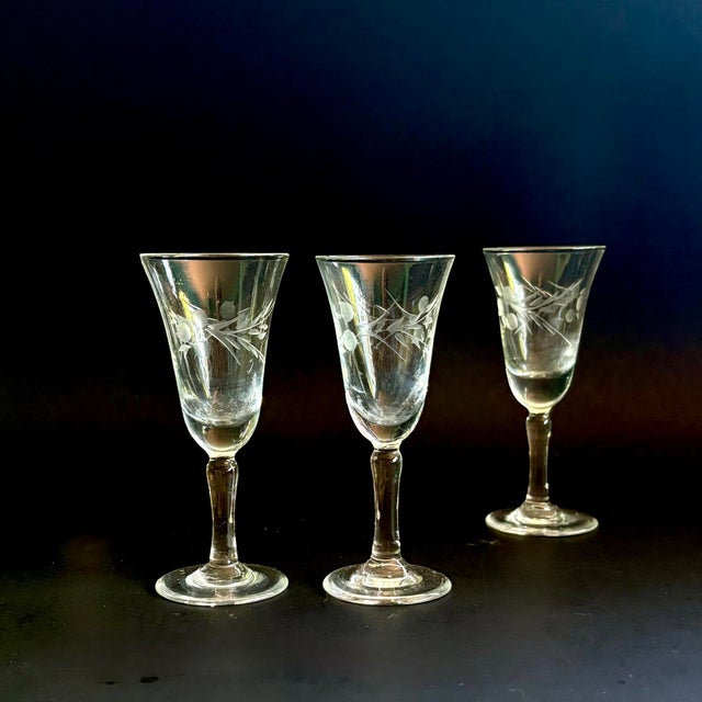1950s Mid-Century Modern Etched Cordial Glasses - Set of 3 For Sale - Image 4 of 5