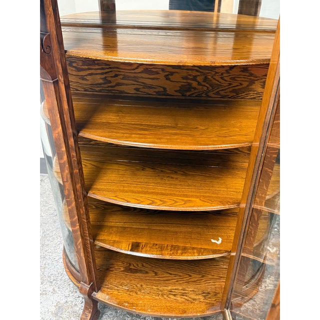 Victorian Quarter-Sawn Tiger Oak Curved Glass Curio, Antique For Sale - Image 9 of 12