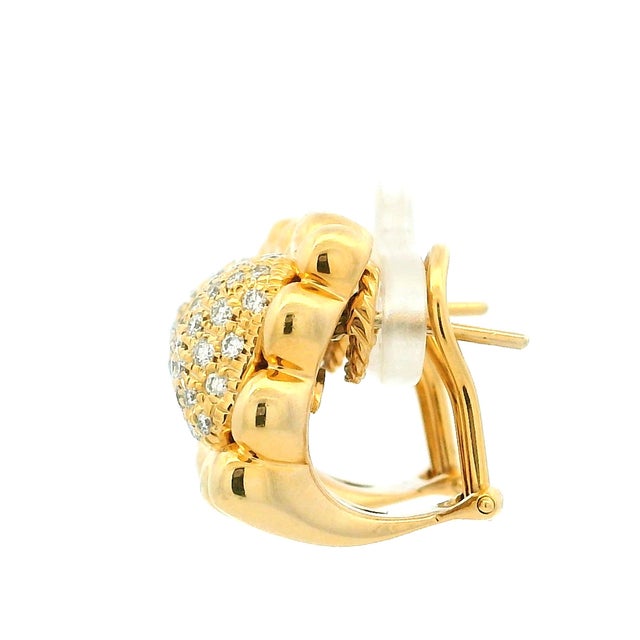 Metal Pair of Primoro Italian 18k Gold Pavé Diamond Earrings, 1980s For Sale - Image 7 of 17