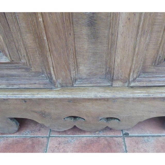 Antique Early 17th Century English Country Oak Chest Coffer, 1620 For Sale - Image 18 of 18