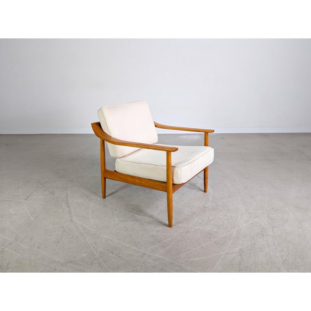 Mid-Century Modern Lounge Chair in Teak from Walter Knoll For Sale - Image 5 of 9