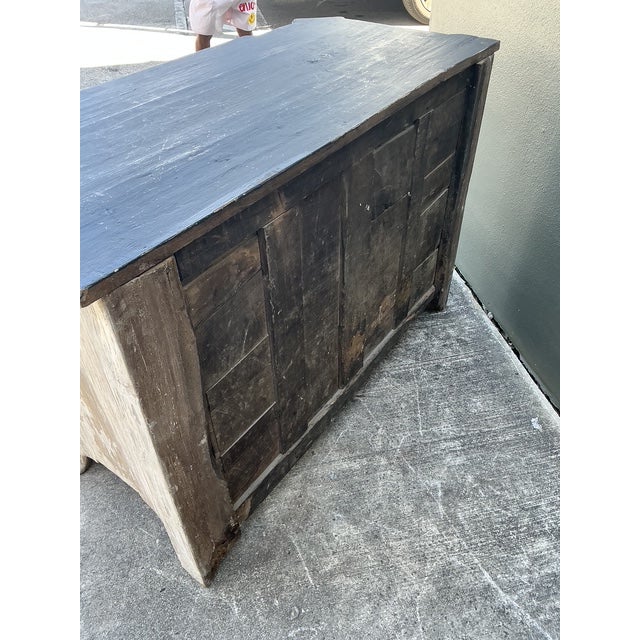 Off-white Vintage Patinated Gustavian Serpentine Chest of Drawers For Sale - Image 8 of 14