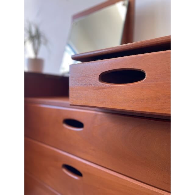 Vintage Mt. Airy Dresser by Ray Sobota, Attributed For Sale - Image 9 of 16