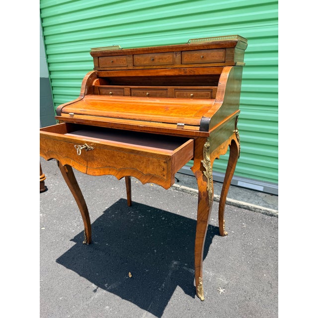 1970s French Louis XV Style Burl Wood Cylinder Roll Top Writing Desk With Brass Gallery and Ormolu Mounts For Sale - Image 9 of 12