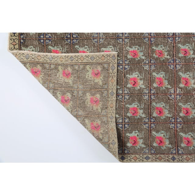Mid 20th Century Modern Tribal Kilim Rug With Floral Grid Motif – Handwoven Heritage With Graphic Symmetry -' 5'' X 7' 7'' For Sale - Image 10 of 10