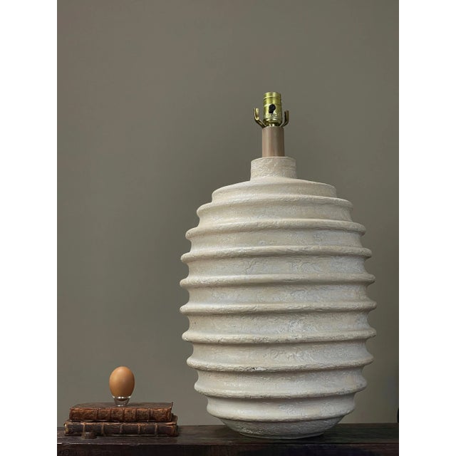 Postmodern Large Vintage Modernist Textured Decorator’s Table Lamp For Sale - Image 3 of 8