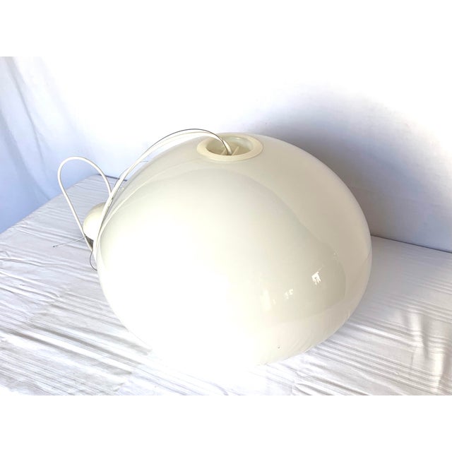 1970s Black and White Suspension Lamp by Pier Giacomo and Achille Castiglioni for Flos, 1970s For Sale - Image 5 of 6