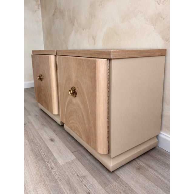 1950s Organic Modern Art Deco/Mid Century Pair of Nightstands For Sale - Image 9 of 10