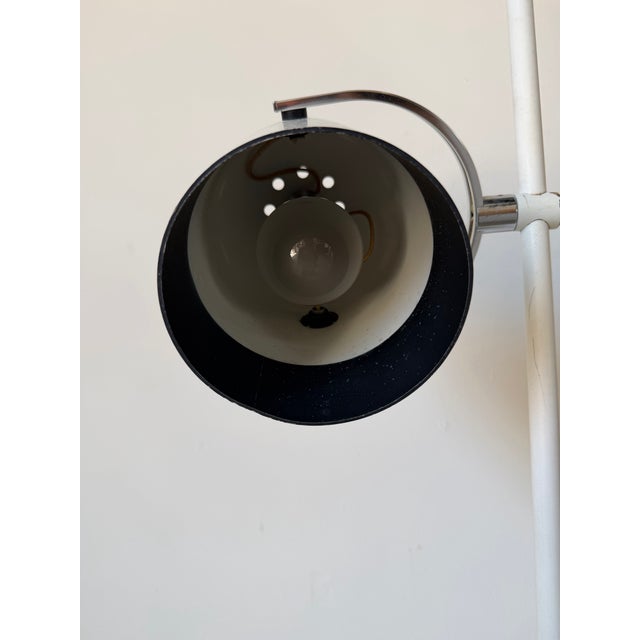 White 1970s Lightolier Mid-Century Modern Two-Light Floor Lamp With Articulating Pivoting Shades For Sale - Image 8 of 12