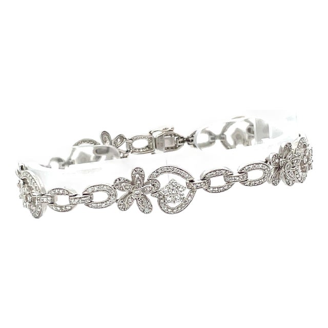 18k Gold 2.78 Carat Total Weight Diamond Floral Bracelet For Sale
