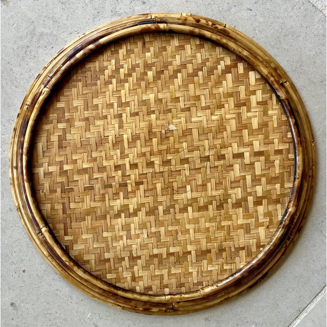 Stylish Mid 20th-Century Split Tortoiseshell Bamboo & Herringbone Rattan Circular Tray For Sale - Image 14 of 18