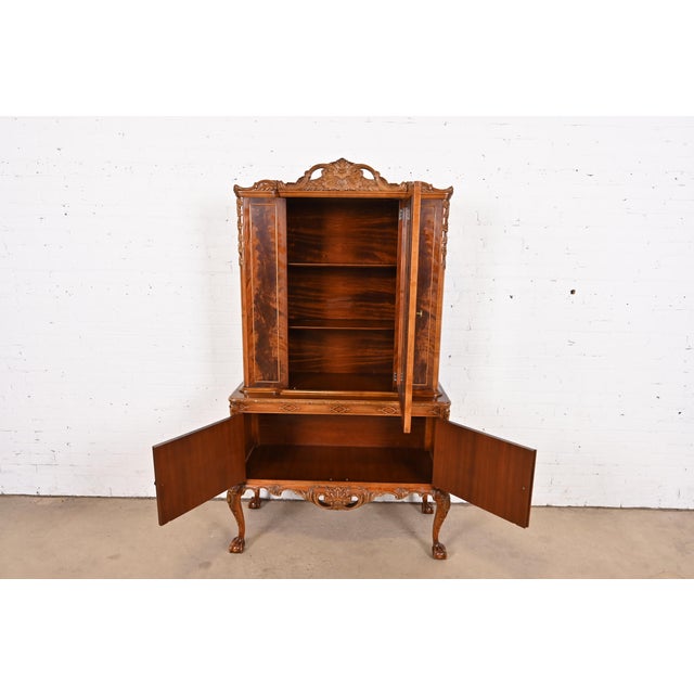 1920s Romweber Chippendale Flame Mahogany Breakfront Bookcase Cabinet, Circa 1920s For Sale - Image 5 of 12