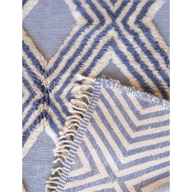 Beni Mrirt Rug – Plush Moroccan Elegance This Blue Beni Mrirt Rug, measuring 10 by 6.8 feet (306 by 210 cm), is crafted...