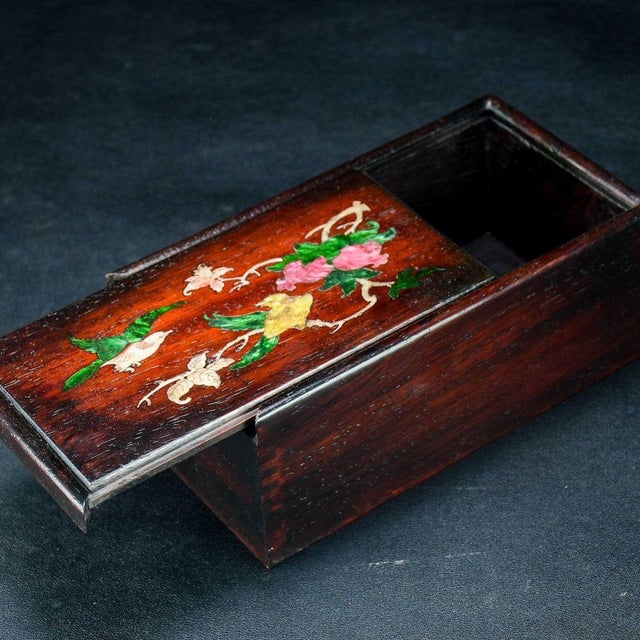 Asian 1980s Rosewood & Mother-of-Pearl Inlay Jewelry Box – Floral & Bird Motif For Sale - Image 3 of 9