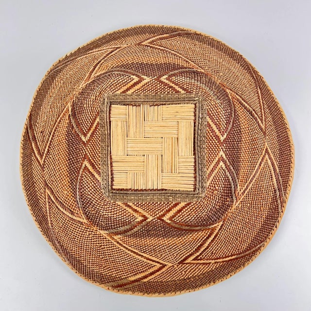 Early 20th Century Early 20th Century Rare Tonga Binga Basket Bowl 15inch MATTER COLLECTION For Sale - Image 5 of 6