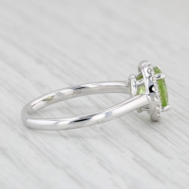 2020s New 1.60ctw Round Peridot Diamond Halo Ring 14k White Gold Size 6.5 Engagement For Sale - Image 5 of 8