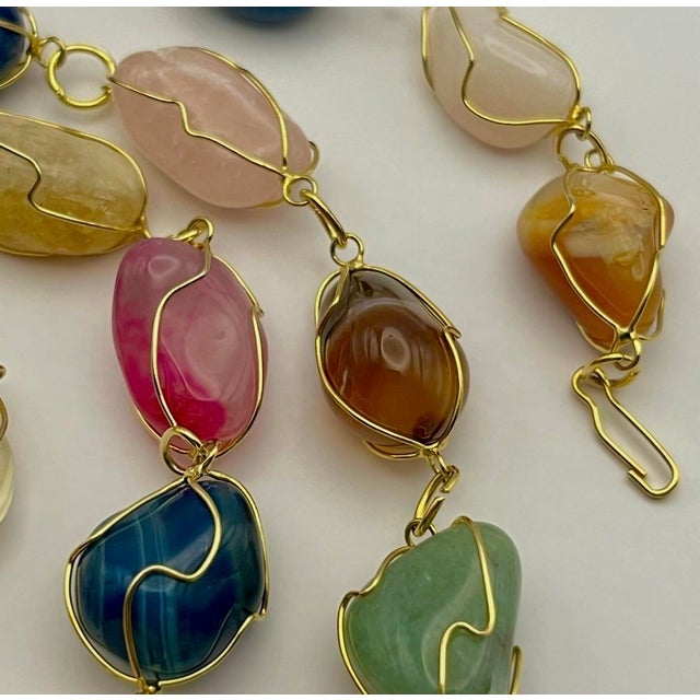 Metal Vibrant Caged Gemstone Necklace Gold Finish Wired Links Long 35” C. 1970 For Sale - Image 7 of 10