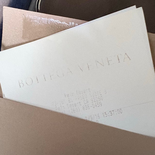 Brand New - Bottega Veneta Nappa Leather Key Chain, With Original Box and Felt Pouch For Sale - Image 9 of 11