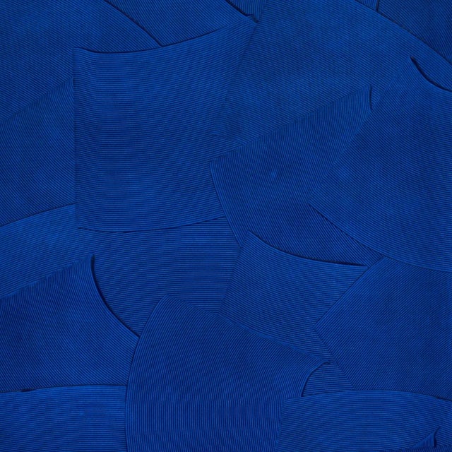 Sample - Schumacher X David Kaihoi Hand Combed Plaster Wallpaper in Yves Blue For Sale