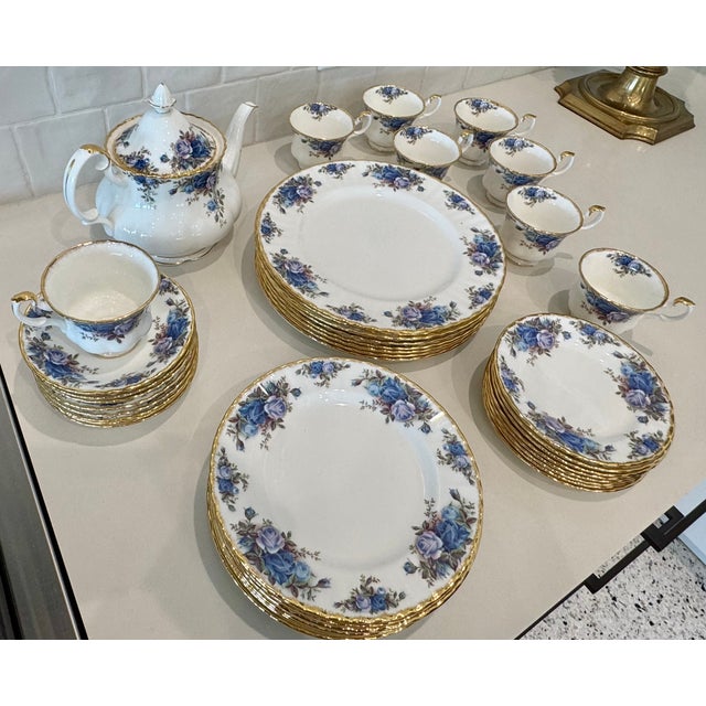 1980s Royal Albert Moonlight Rose Set - Made in England - Service for 8 - Mint / New: 41pc For Sale - Image 14 of 14