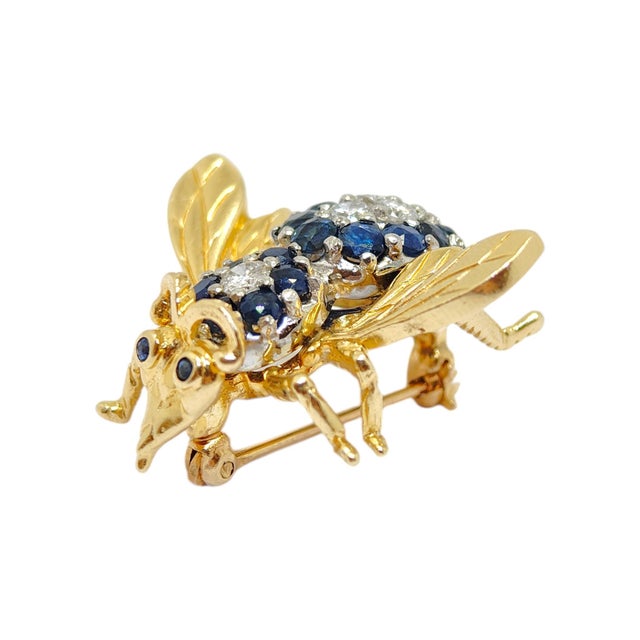 Contemporary Vintage 14k Yellow Gold Sapphire & Diamond Fly Brooch For Sale - Image 3 of 11