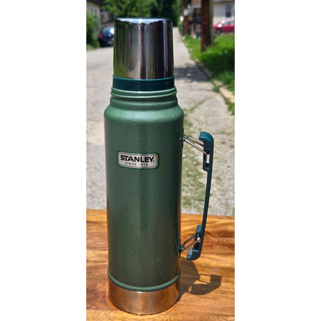 Vintage Stanley Classic Green Thermos Bottle With Original Handle, Since 1913 For Sale - Image 13 of 18