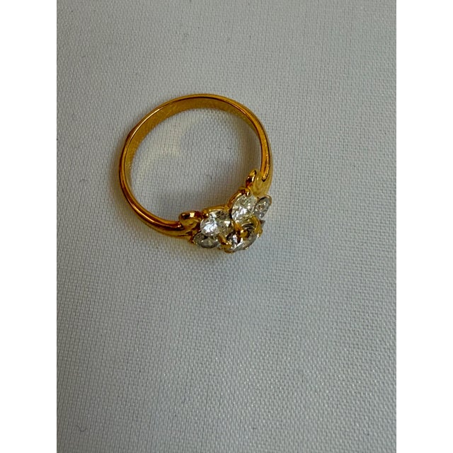 1.0 Carat, 7 Diamonds Traditional Men's Ring 14 Karat White Gold Ring Estate For Sale In New York - Image 6 of 8