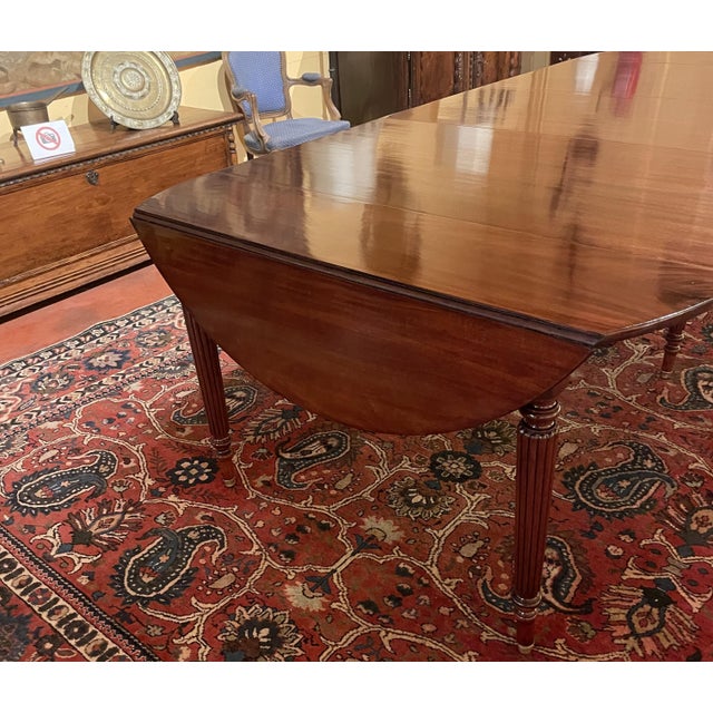 Early 19th Century Mahogany Dining Room Table For Sale - Image 4 of 10