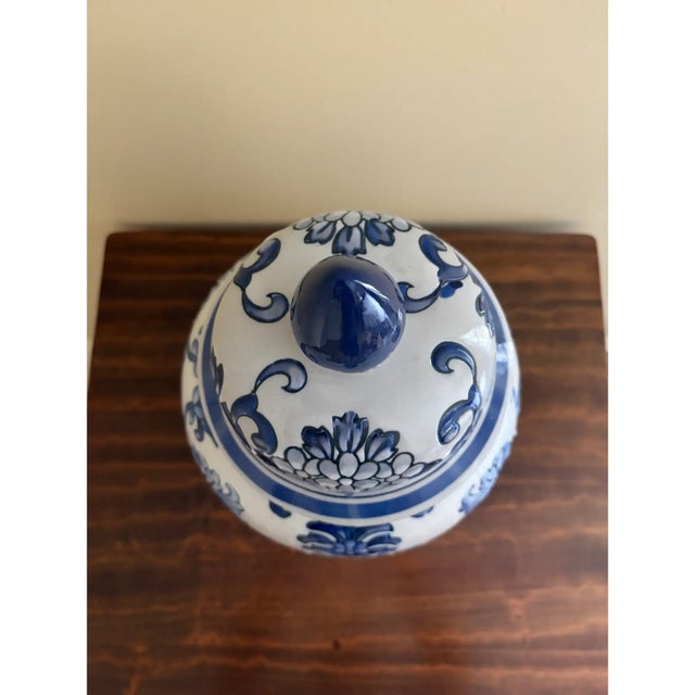 Ceramic Chinoiserie Large Blue and White Porcelain Ginger Jar For Sale - Image 7 of 8