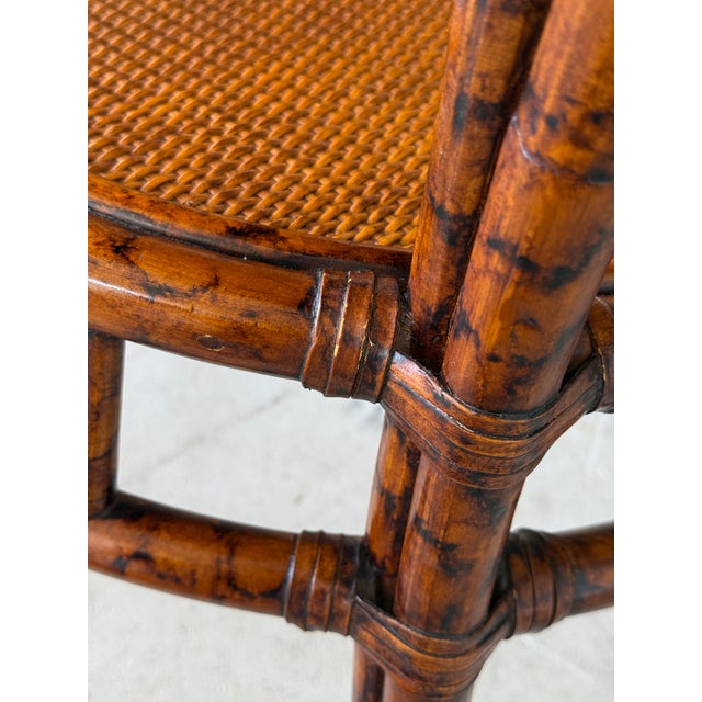 English Late 20th Century British Colonial Tortoise Rattan & Cane Round Center Table For Sale - Image 3 of 12