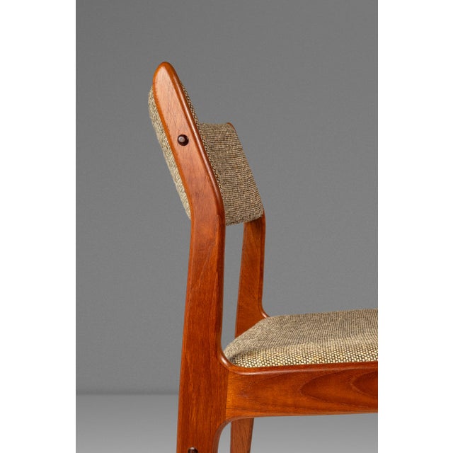 Danish Mid-Century Modern Dining / Desk Chair in Solid Teak & Original Oatmeal Fabric by Scandinavia Woodworks Co., C. 1970's For Sale - Image 12 of 18
