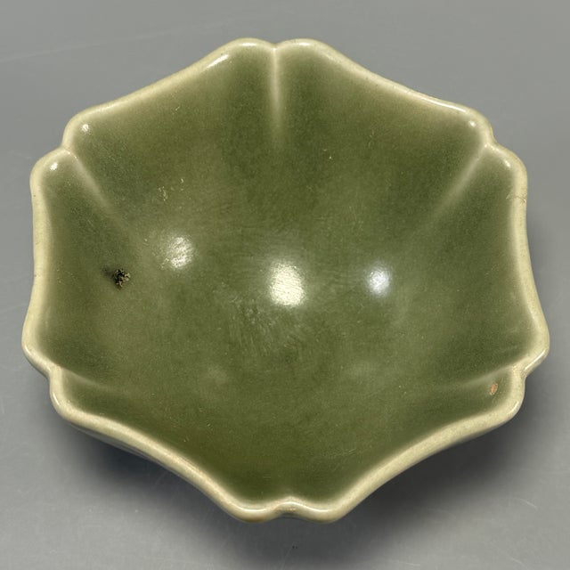 Chinese Antique Chinese Longquan Celadon Floral Lobed Bowl, Collectible Ceramic For Sale - Image 3 of 5