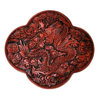 Handcrafted Vintage Chinese Red Lacquer Four Lobed Floral Accent Box For Sale