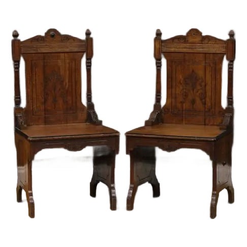 A Pair of Late 19th Century English Arts & Crafts Oak Hall Chairs For Sale