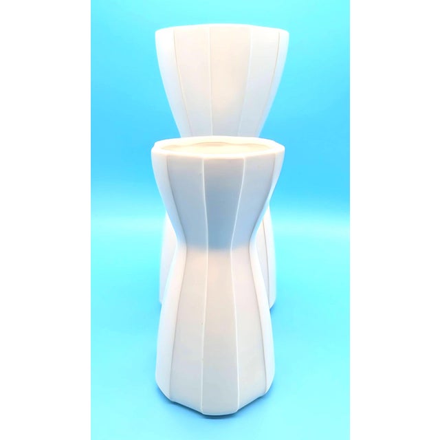Contemporary 1990s Jonathan Adler "Raya" Ceramic Vases Designed for Umbra, Set of 2 For Sale - Image 3 of 10