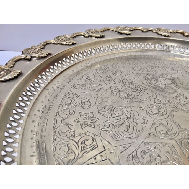 Moroccan Moroccan Polished Round Footed Silvered Tray With Brass Overlay For Sale - Image 3 of 13