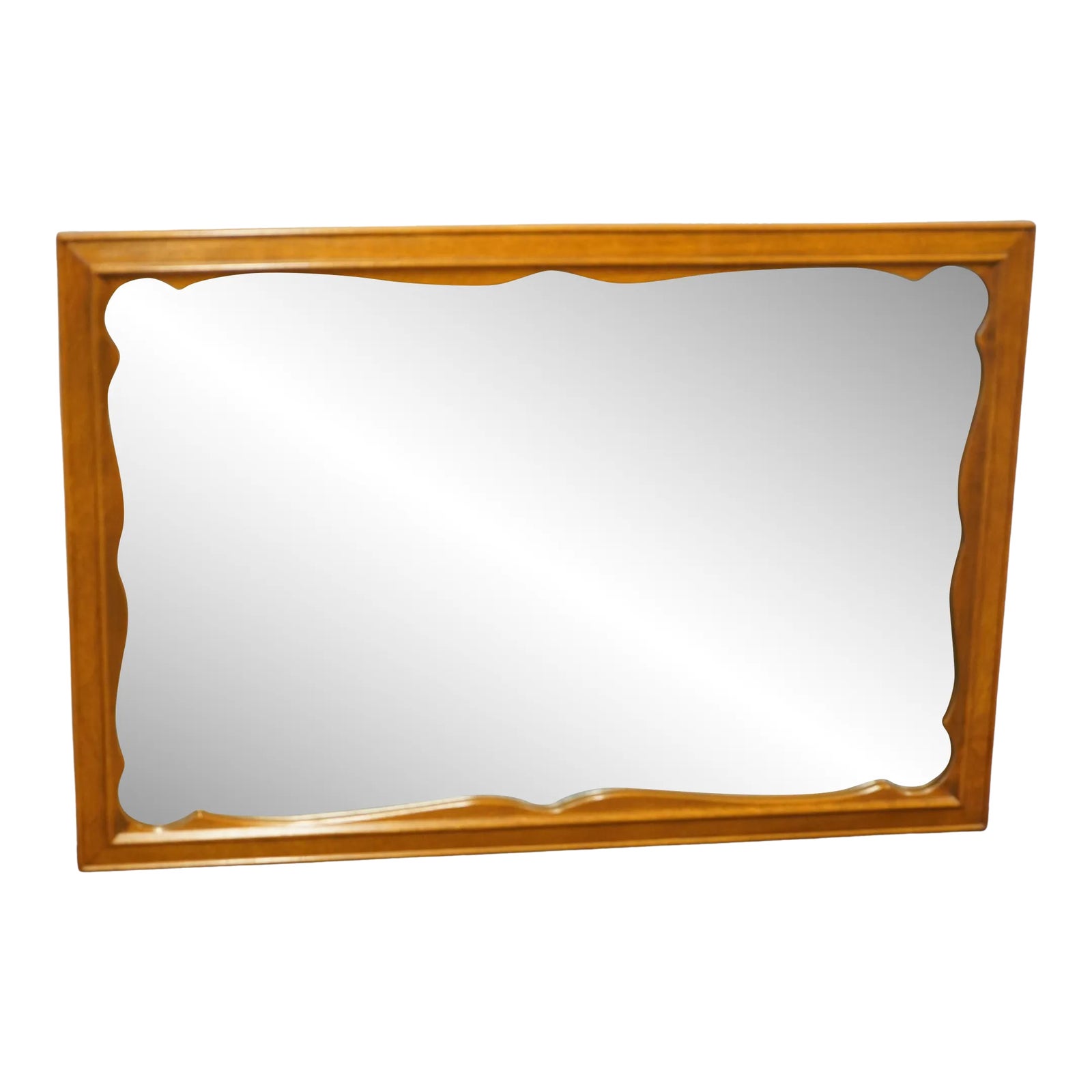 Ethan Allen Heirloom Nutmeg Maple Colonial Early American 38" Scalloped