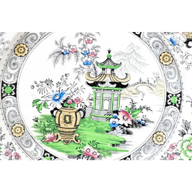 Chinoiserie Antique French Creil Et Montereau Chinoiserie Transfer Plates | Pagoda & Garden Scene | C. 1840s–1870s | Pair For Sale - Image 3 of 6