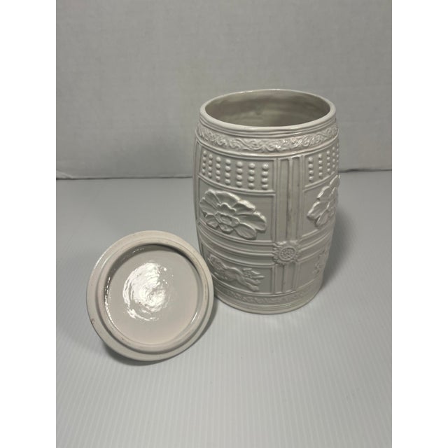 1970s Rare! Vintage White Ceramic Foo Dog Decorated Lidded Jar Made in Italy 7.5" For Sale - Image 5 of 11