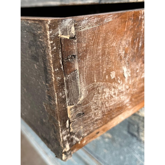 Wood 19th Century Italian Painted Neoclassical Commode / Chest of Drawers For Sale - Image 7 of 16