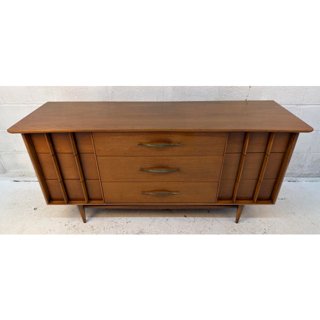 Mid-Century Modern Kent Coffey Walnut Lowboy Dresser With Nine Drawers, 1960s For Sale - Image 3 of 18