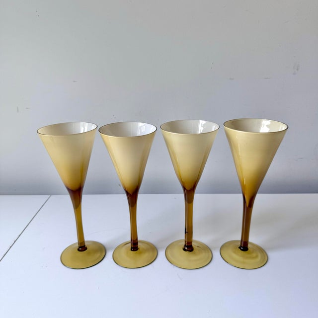 Mid-Century Modern Cased Glass Champagne Coupes in the Manner of Carlo Moretti: Set of Four For Sale - Image 3 of 7