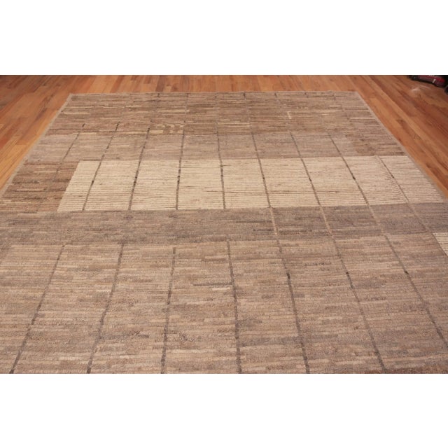 Nazmiyal Collection Contemporary Area Area Rug For Sale - Image 4 of 9