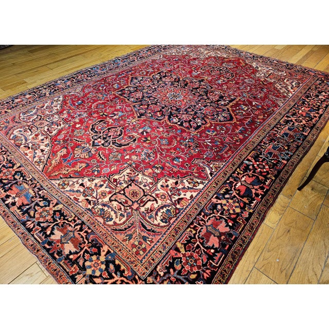 Vintage Persian Heriz Serapi Rug, Hand-Knotted Wool, Geometric Medallion Pattern, Red & Navy, 10x13 For Sale - Image 4 of 14