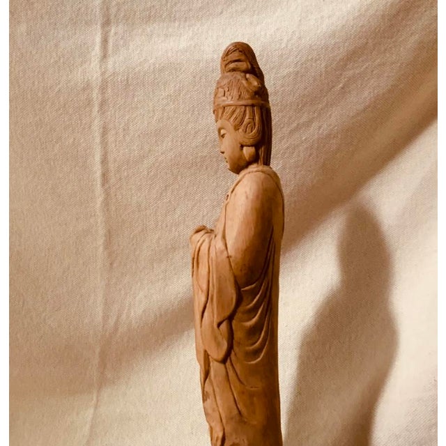 19th Century Hand-Carved Cypress Guanyin Buddhist Goddess of Mercy Sculpture With Prayer Beads For Sale - Image 12 of 17